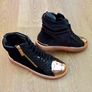 NWOT Michael Kors Black&Metallic Rose Sneakers, 6